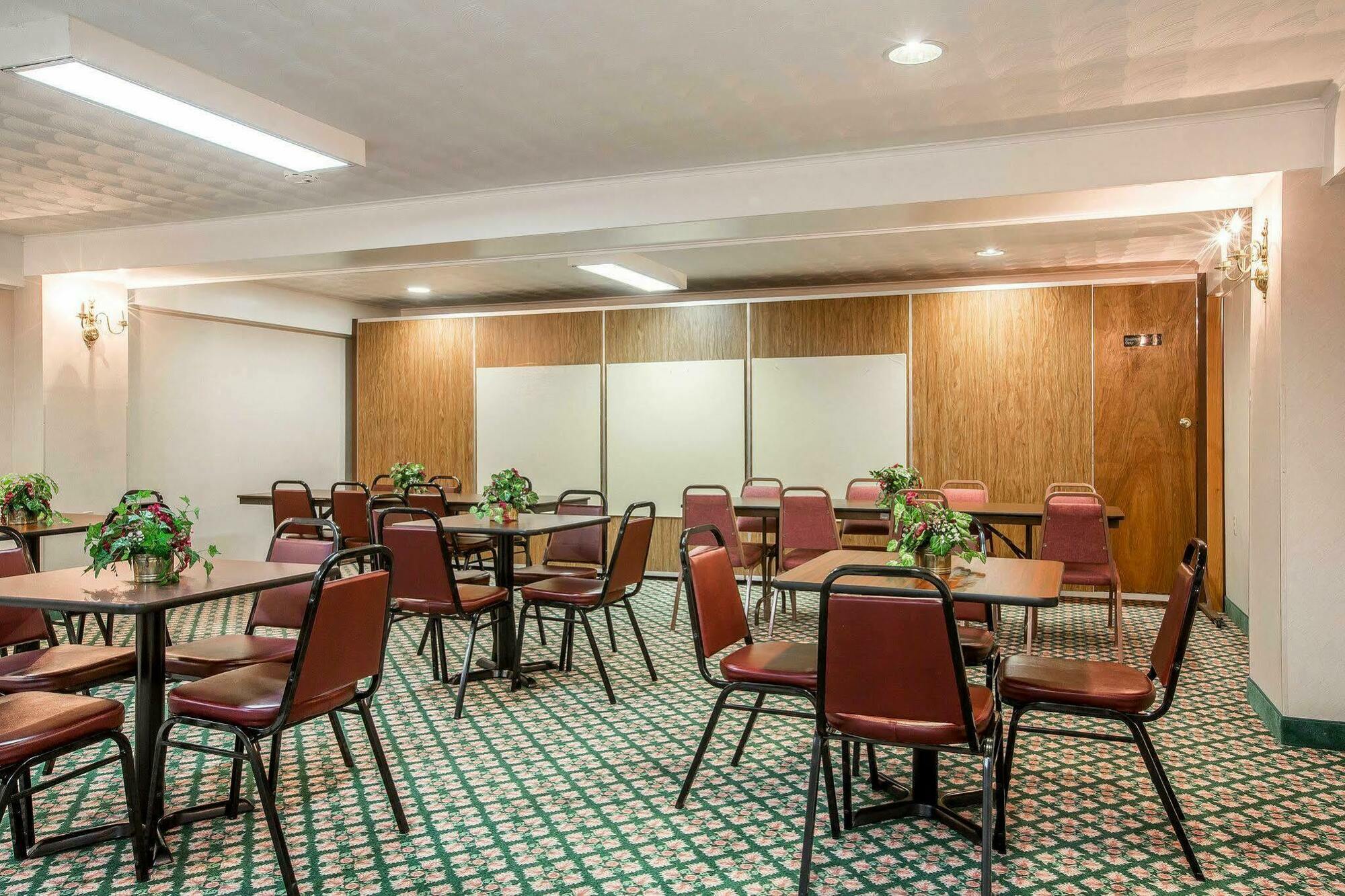 Hotel Baymont By Wyndham George 2*