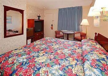 Baymont By Wyndham George Hotel Lake George