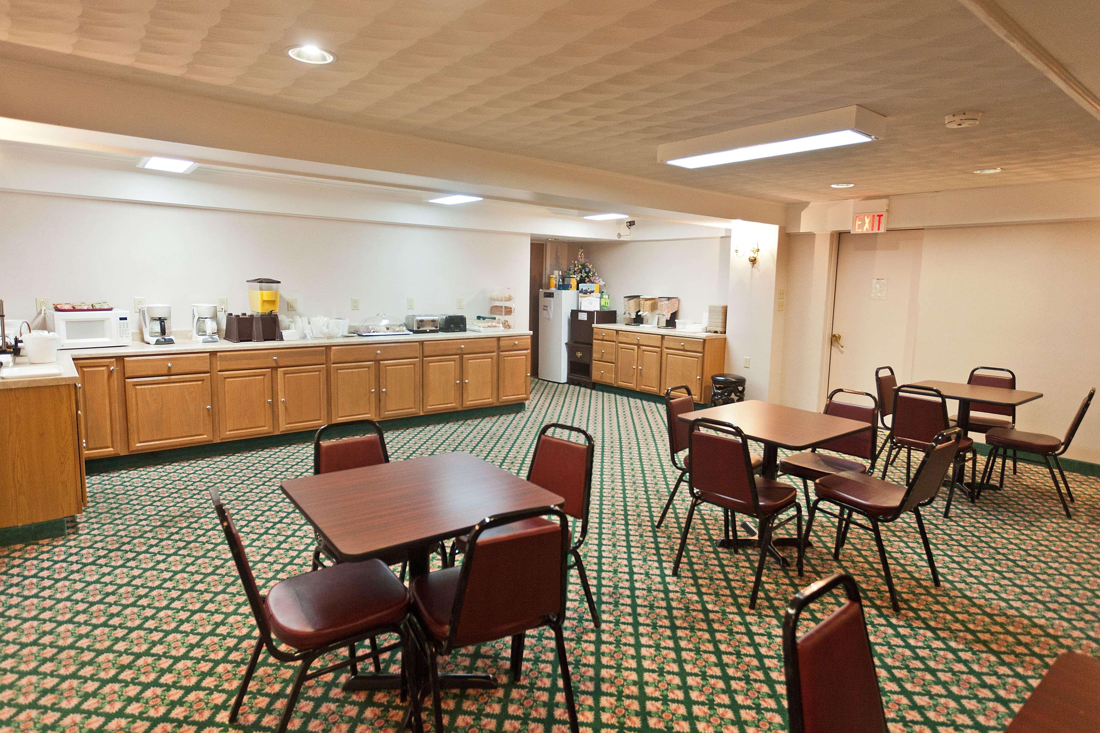Baymont By Wyndham George Hotel 2*