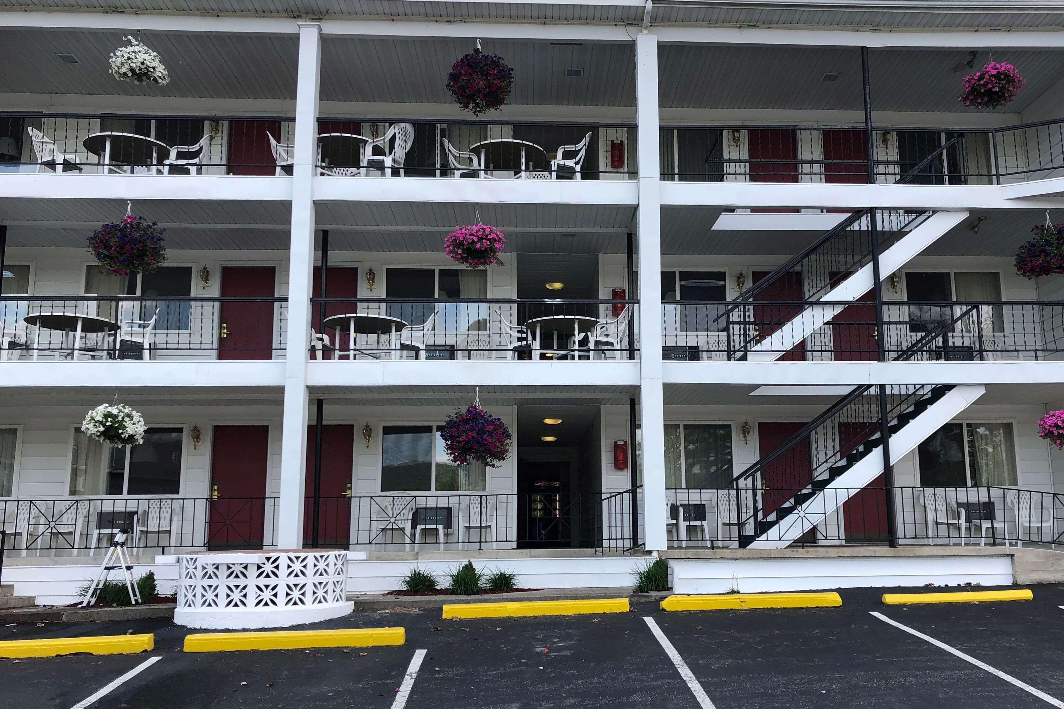 Baymont By Wyndham George Hotel Lake George